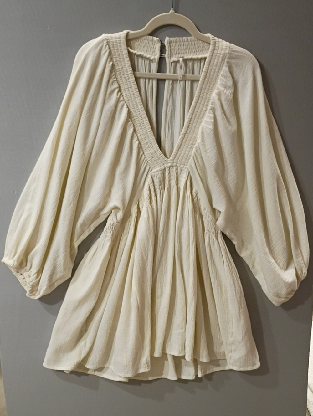 Free People Cream Deep V Peasant Tunic. Beautiful Size S